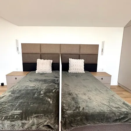 Homerentals - Reja - 5os, Spokoj, Widok Na Park Apartment *