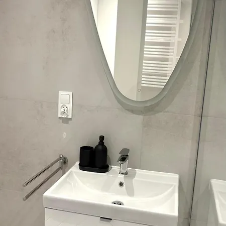 Homerentals - Reja - 5os, Spokoj, Widok Na Park Апартаменты *